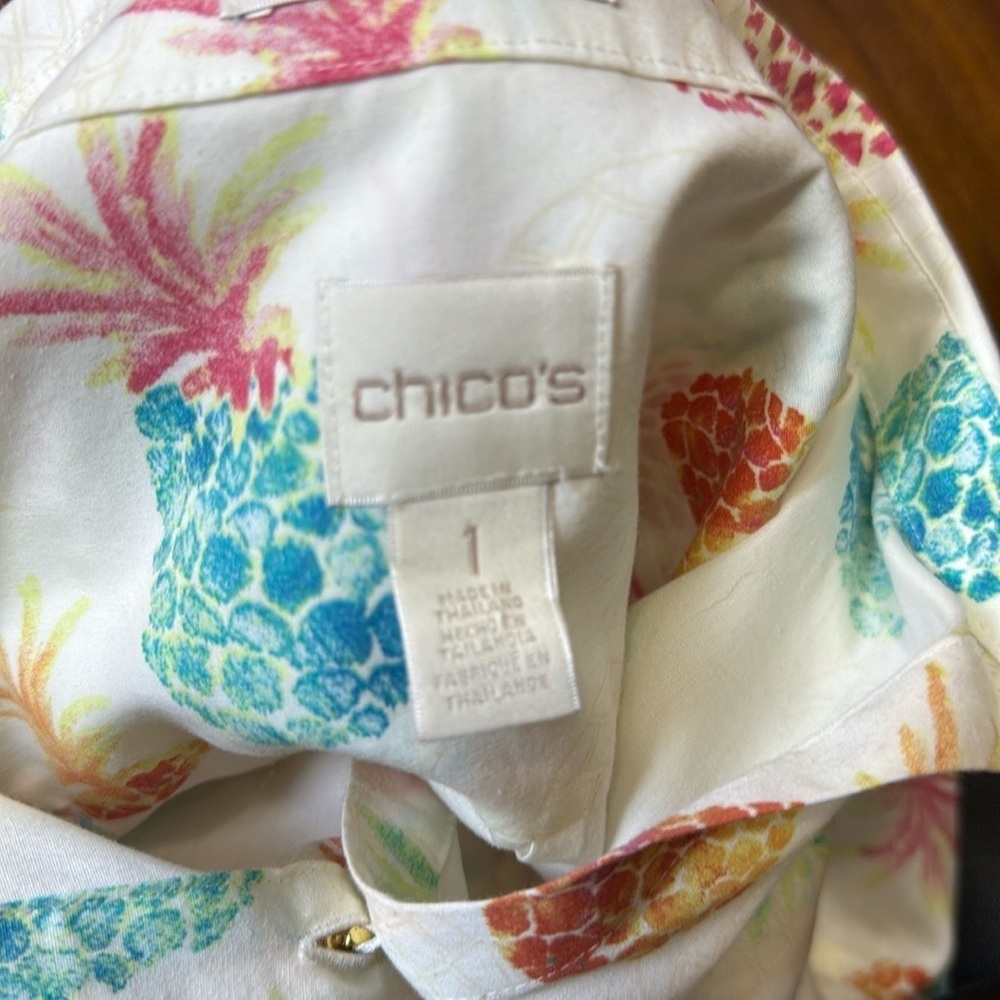 Chico's  pineapple no iron button down shirt, Size 1  (Medium 8) - Picture 6 of 6